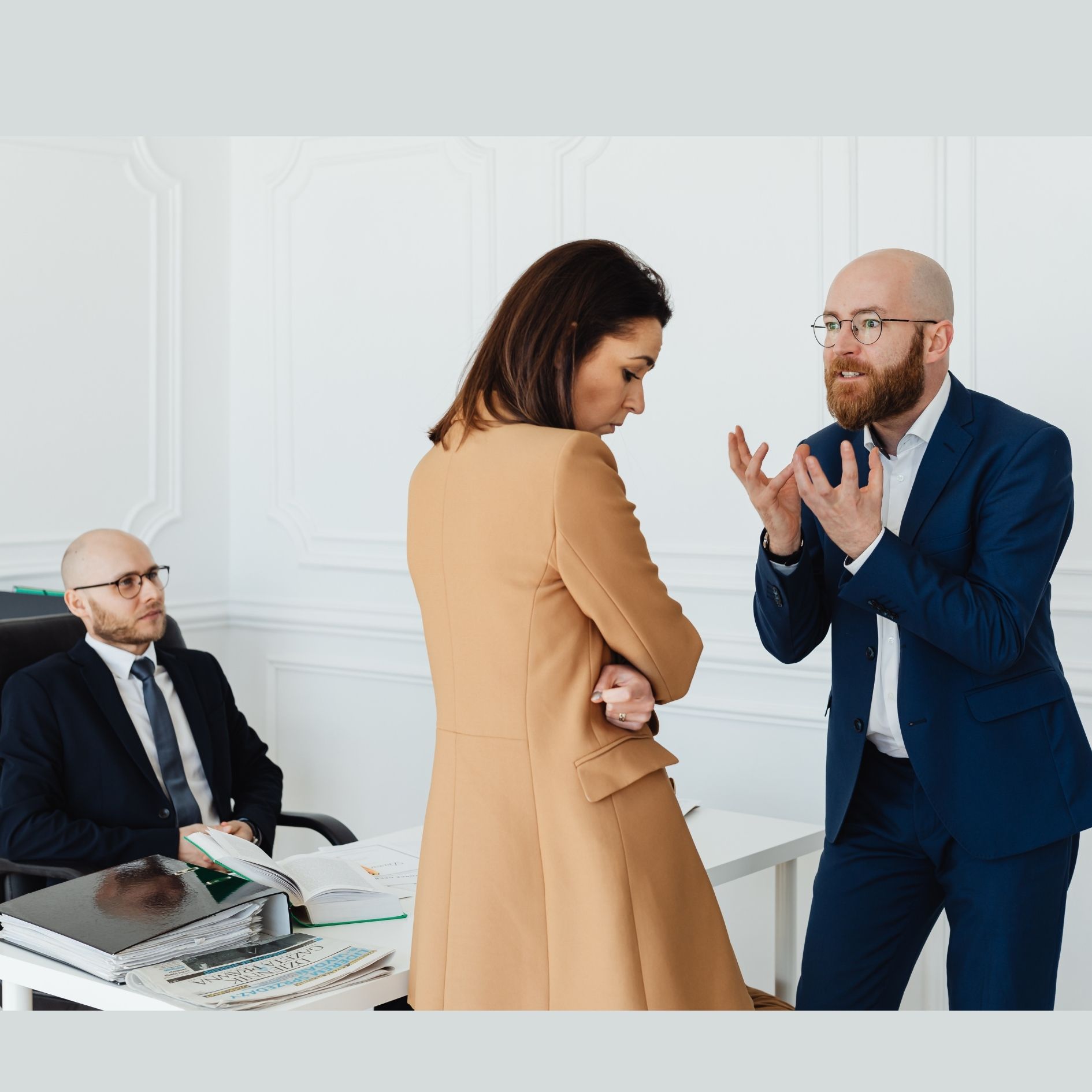 Zwischen den Fronten HR Nathalie Stöcklin